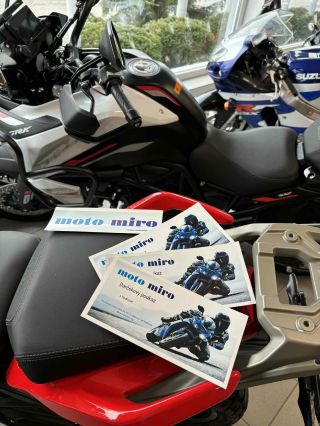 Hľadáte pre motorkára darček na Vianoce?🎄 Mame pre vás darčekové poukážky v hodnote, ktorú si určite vy !🌟 👉🏻Využiť sa dá...